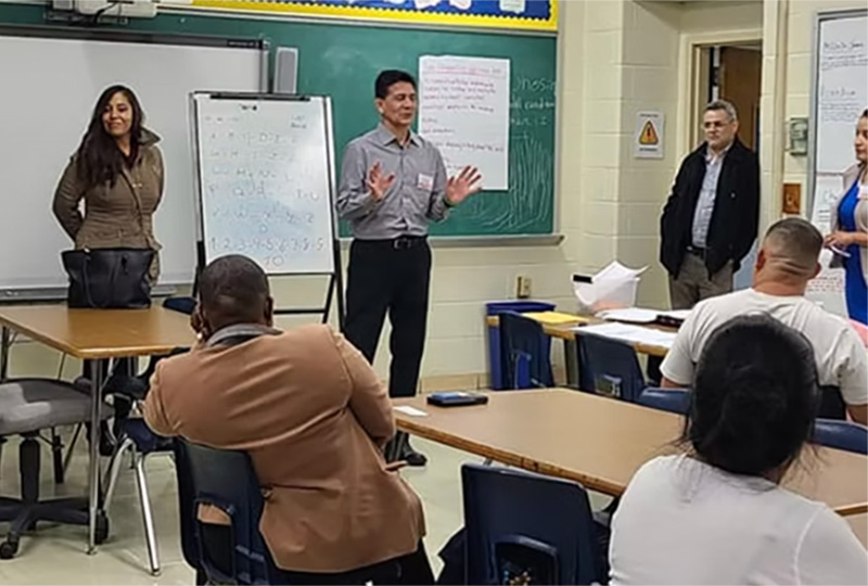 orientación-a-estudiantes-de-cenaes-por-mario-gamboa